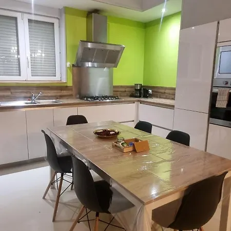 Holiday home Le Torii - Les D'helene Et Wil Maurepas (Yvelines)